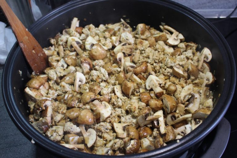 Pilze mit Hähnchenhack